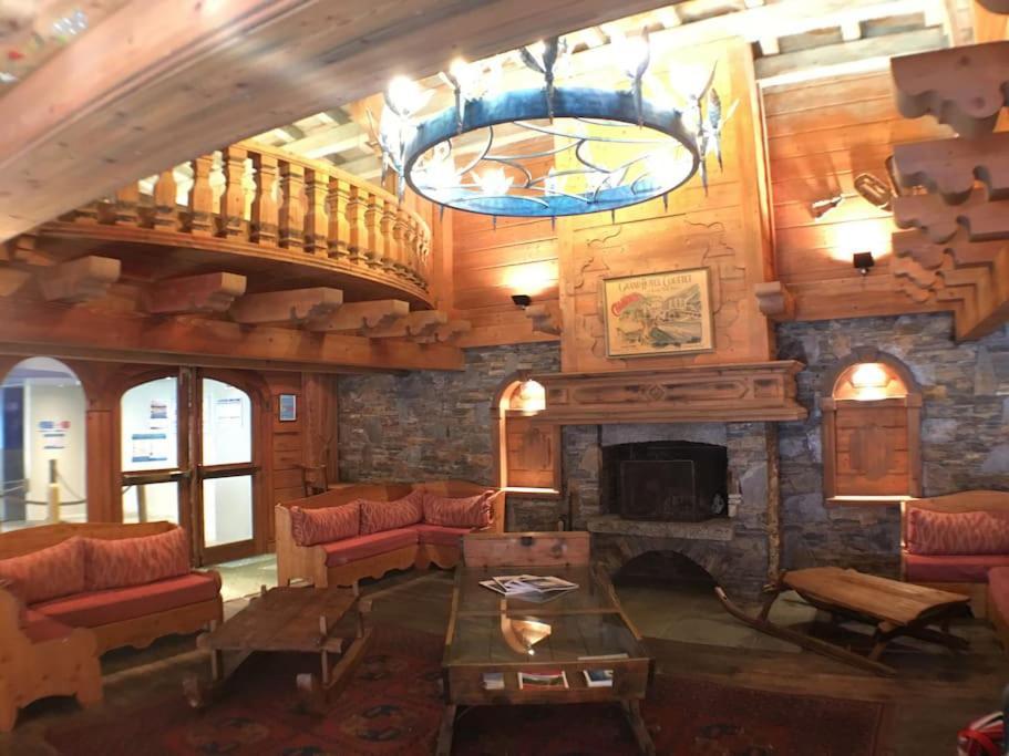 Happy Moose - Cosy Mont Blanc View Apartment Шамони Екстериор снимка